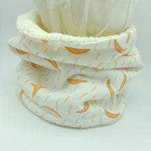 Cargar imagen en el visor de la galería, Cuello invierno Banana