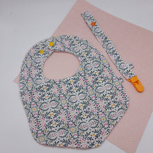 Cargar imagen en el visor de la galería, Pack babero + chupetero Silvana naranja