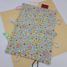 Cargar imagen en el visor de la galería, Trapito sensorial Flores