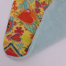 Cargar imagen en el visor de la galería, Babero Sagrado corazón