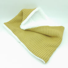 Cargar imagen en el visor de la galería, Cuello knit marrón