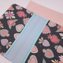 Cargar imagen en el visor de la galería, Pañalera Corazones