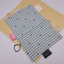 Cargar imagen en el visor de la galería, Trapito sensorial Vichy estrellas