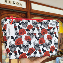 Cargar imagen en el visor de la galería, Neceser calaveras