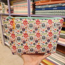 Cargar imagen en el visor de la galería, Neceser Skull candy