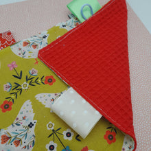 Cargar imagen en el visor de la galería, Trapito sensorial Gallinas