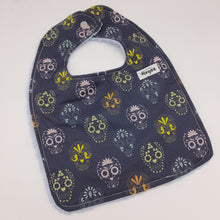 Cargar imagen en el visor de la galería, Babero Calaveras coloridas