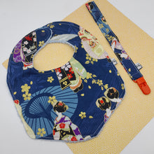 Cargar imagen en el visor de la galería, Pack babero + chupetero Geisha