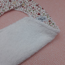 Cargar imagen en el visor de la galería, Babero pico Sami
