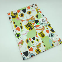 Cargar imagen en el visor de la galería, Pack bienvenida Maneki-neko Verde
