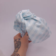 Cargar imagen en el visor de la galería, Diadema Vichy celeste
