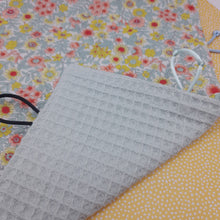 Cargar imagen en el visor de la galería, Trapito sensorial Flores

