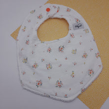 Cargar imagen en el visor de la galería, Babero pico Flores
