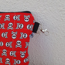 Cargar imagen en el visor de la galería, Funda hasta 14" calavera pirata

