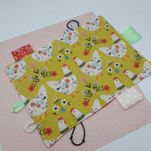 Cargar imagen en el visor de la galería, Trapito sensorial Gallinas
