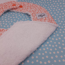 Cargar imagen en el visor de la galería, Babero pico Hojas
