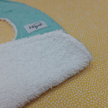 Cargar imagen en el visor de la galería, Babero pico Plumeti
