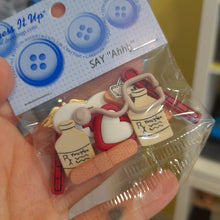 Cargar imagen en el visor de la galería, Pack botones/apliques enfermería
