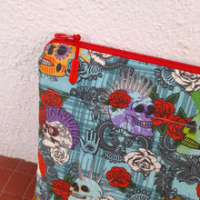 Cargar imagen en el visor de la galería, Funda hasta 14" punk
