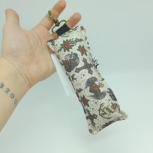 Cargar imagen en el visor de la galería, Llavero acolchado Tattoo

