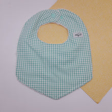 Cargar imagen en el visor de la galería, Babero pico Vichy agua
