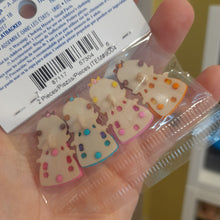 Cargar imagen en el visor de la galería, Pack botones/apliques princesas
