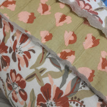 Cargar imagen en el visor de la galería, 23€/m Muselina acolchada Flores/animal print
