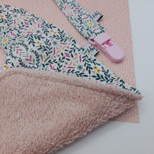Cargar imagen en el visor de la galería, Pack babero + chupetero Silvana rosa
