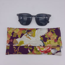 Cargar imagen en el visor de la galería, Funda de gafas Grullas japonesas
