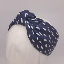 Cargar imagen en el visor de la galería, Diadema manchas azul
