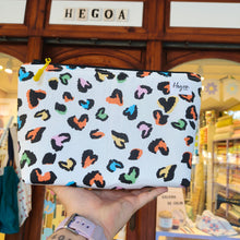 Cargar imagen en el visor de la galería, Neceser animal print color
